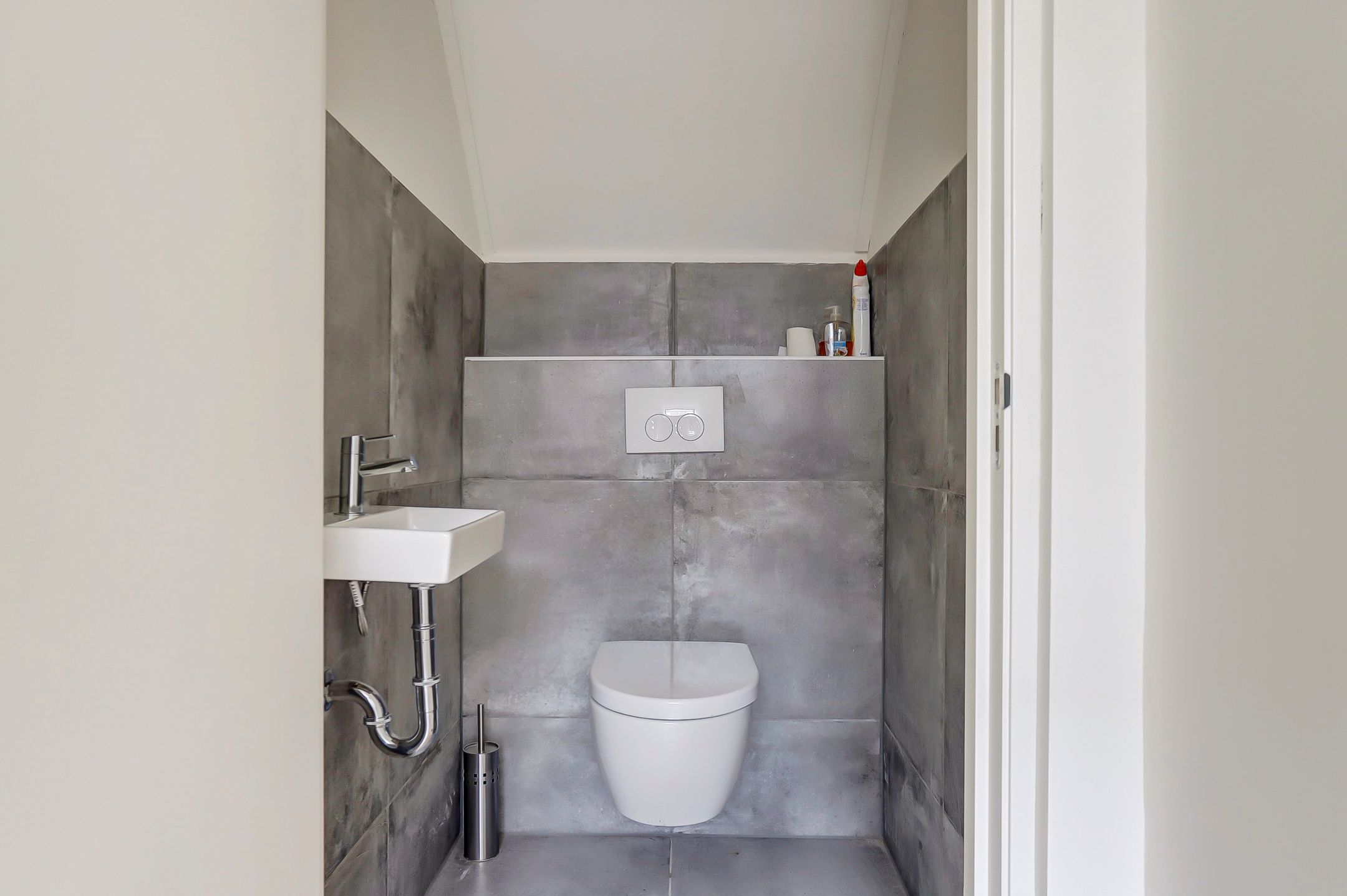 Photo 9 of Wolfstraat 37