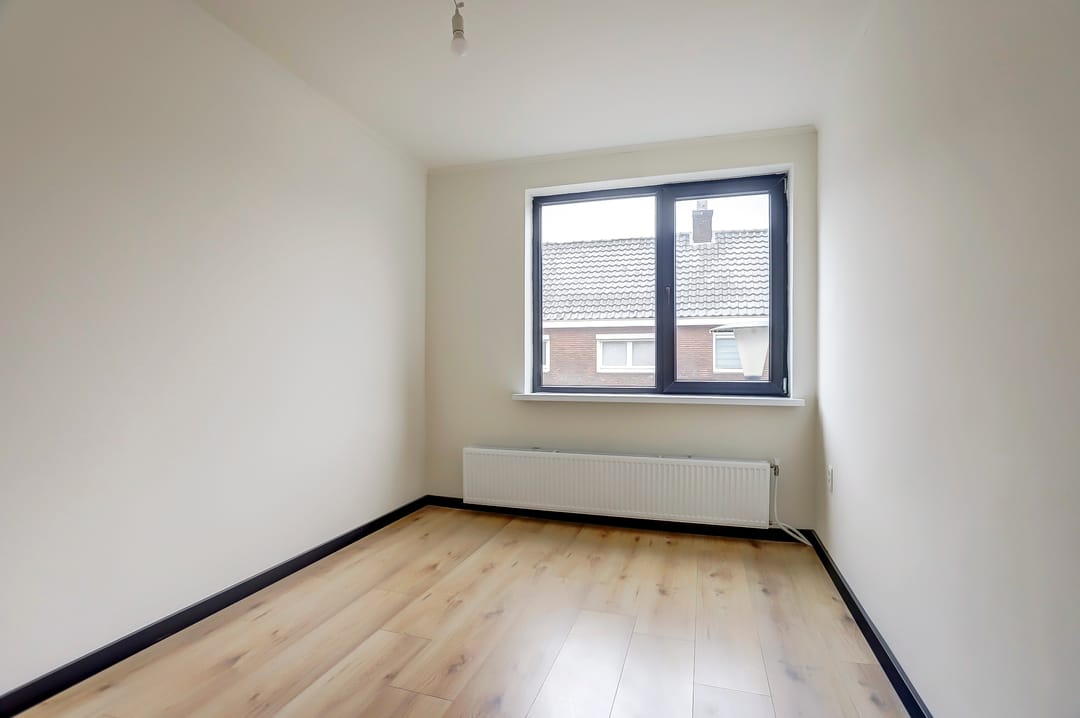 Photo 13 of Wolfstraat 37