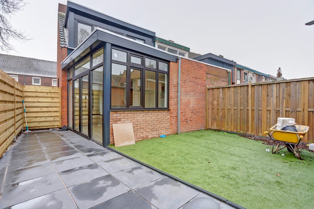 Photo 22 of Wolfstraat 37