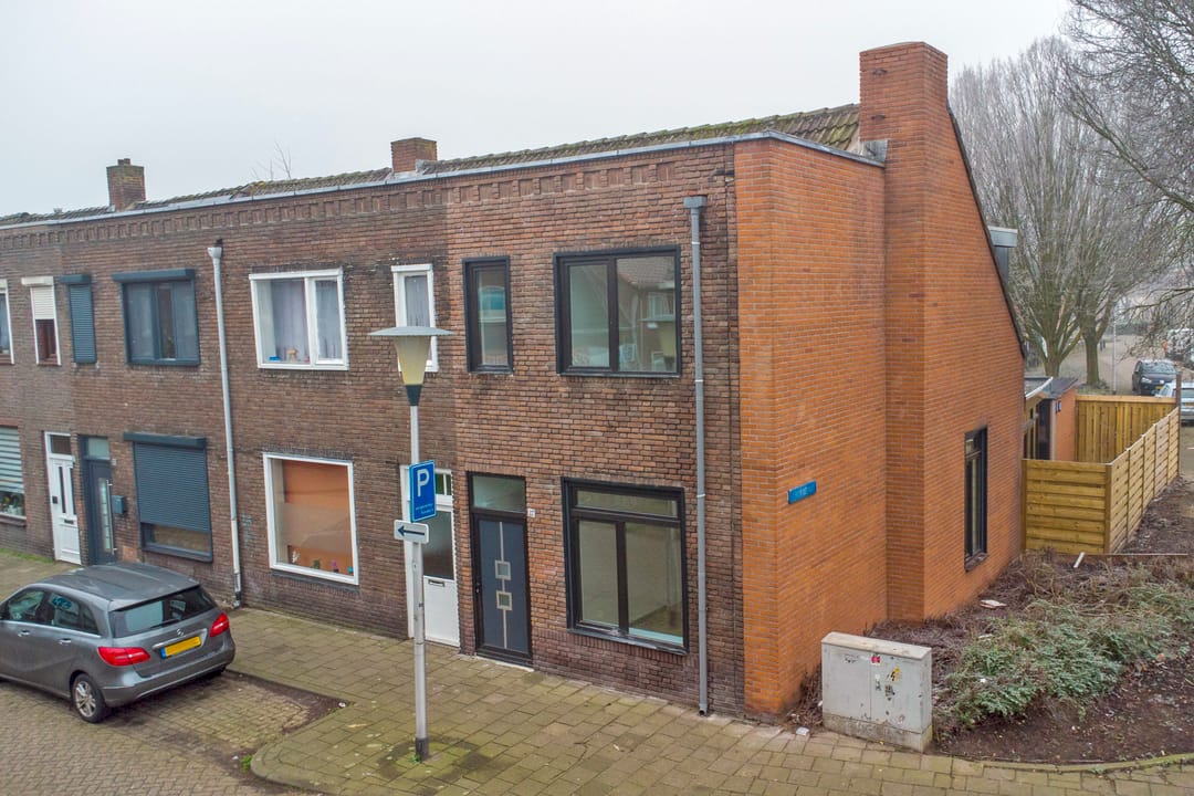 Photo 26 of Wolfstraat 37
