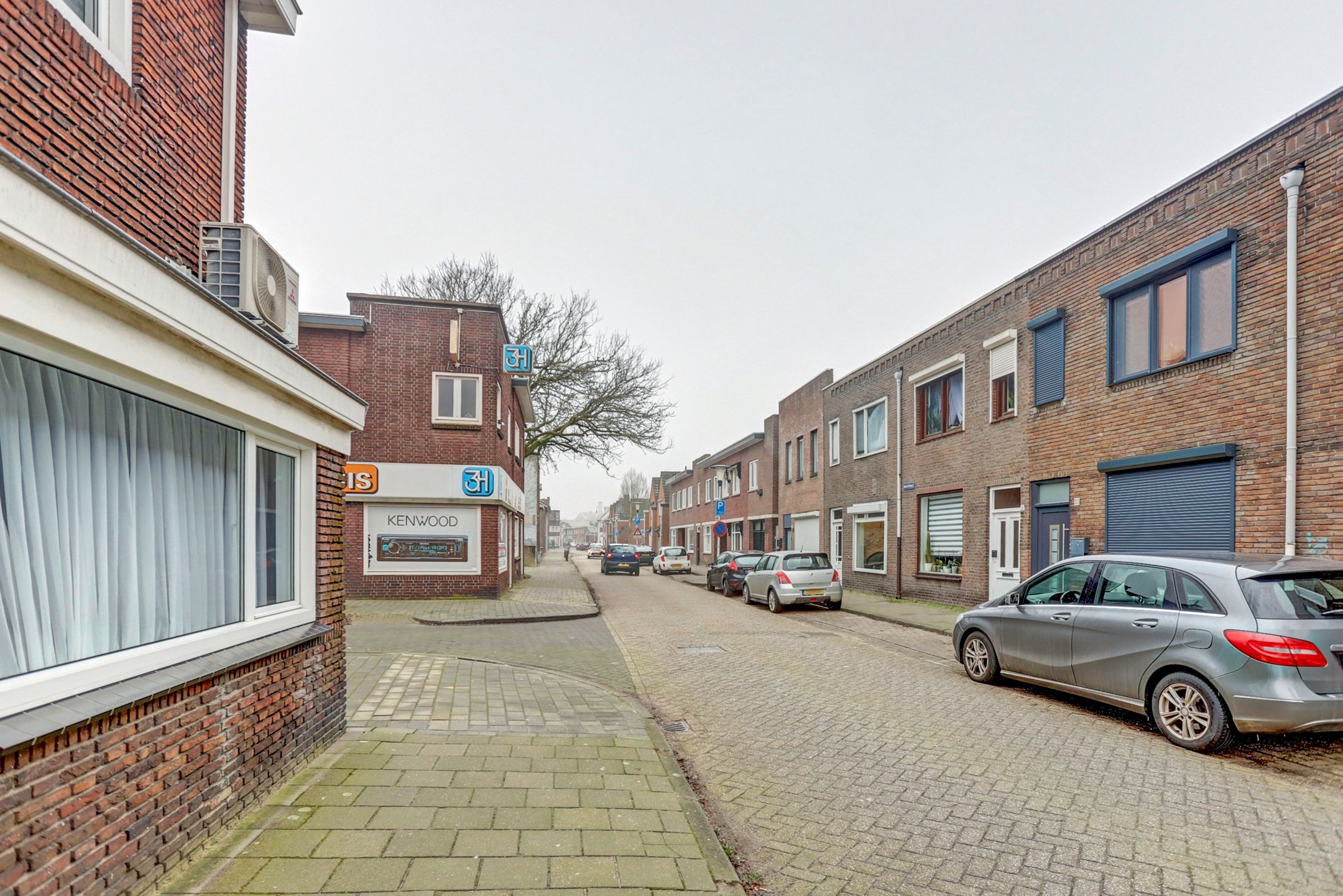 Photo 27 of Wolfstraat 37