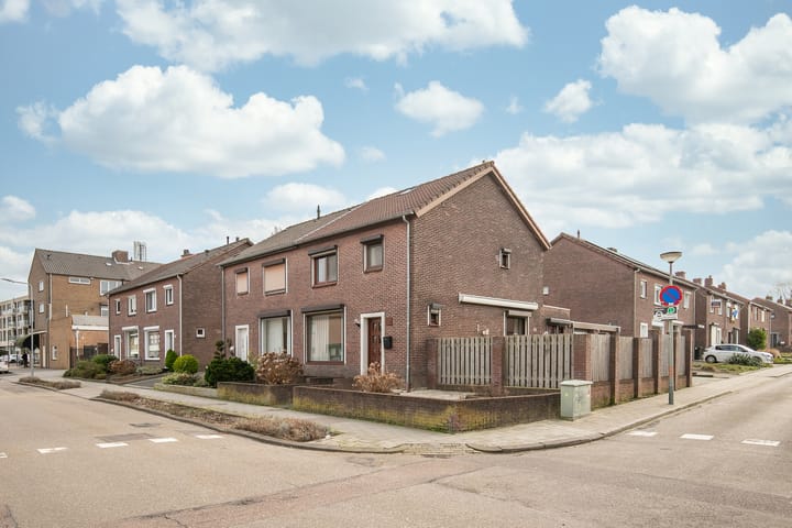 Foto 23 van Hovenstraat 110