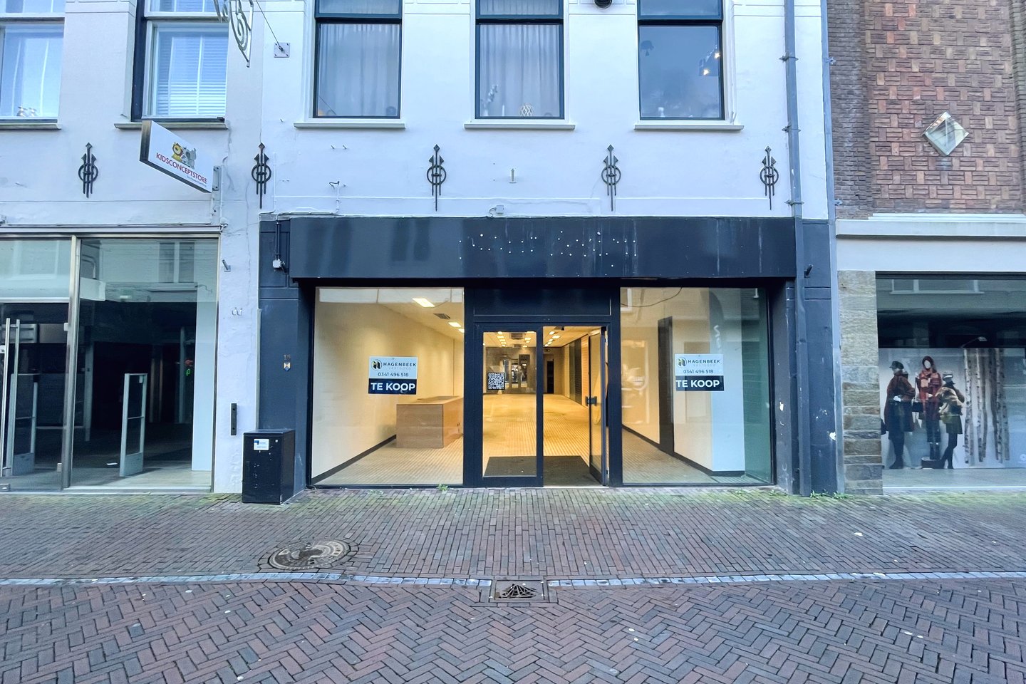 Bekijk foto 1 van Donkerstraat 16