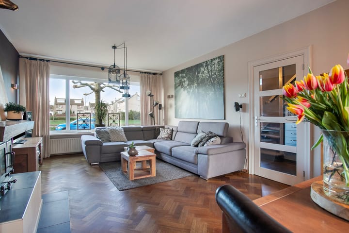 Foto 11 van Mgr Moorslaan 16