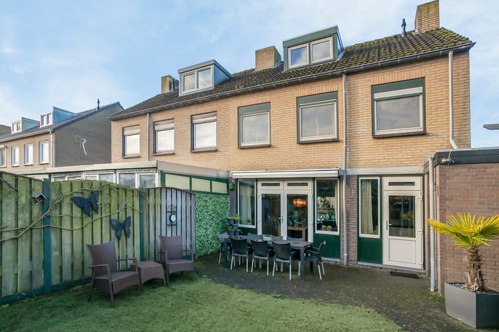 Foto 35 van Mgr Moorslaan 16