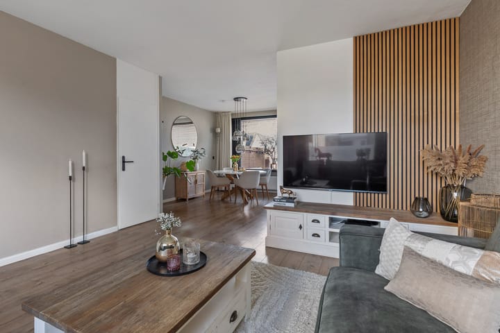 Foto 4 van Pierre Monteuxstraat 66