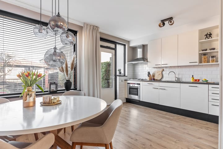 Foto 5 van Pierre Monteuxstraat 66