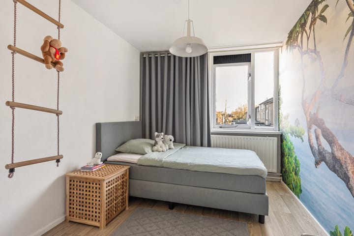 Foto 13 van Pierre Monteuxstraat 66