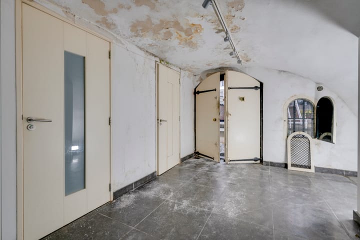 Foto 9 van Oudegracht 327