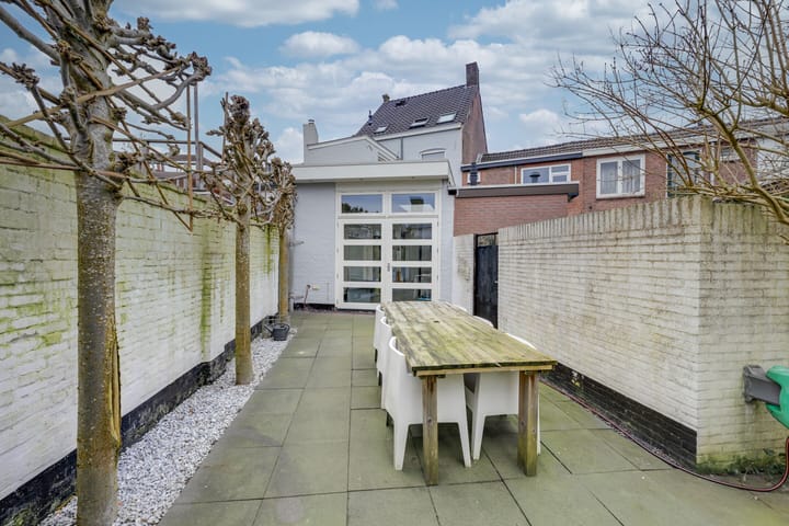 Foto 41 van Bredaseweg 156