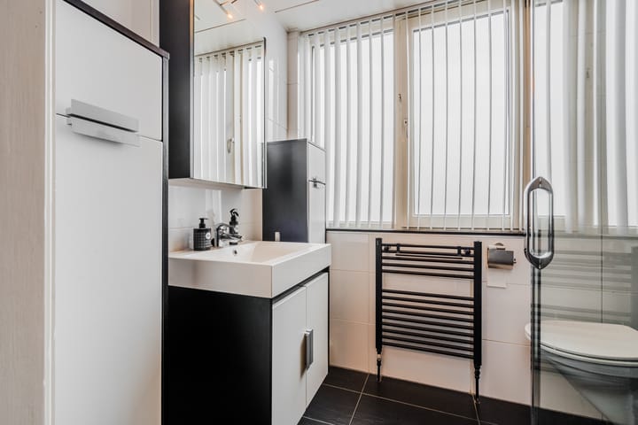 Photo 35 of Golfweg 42