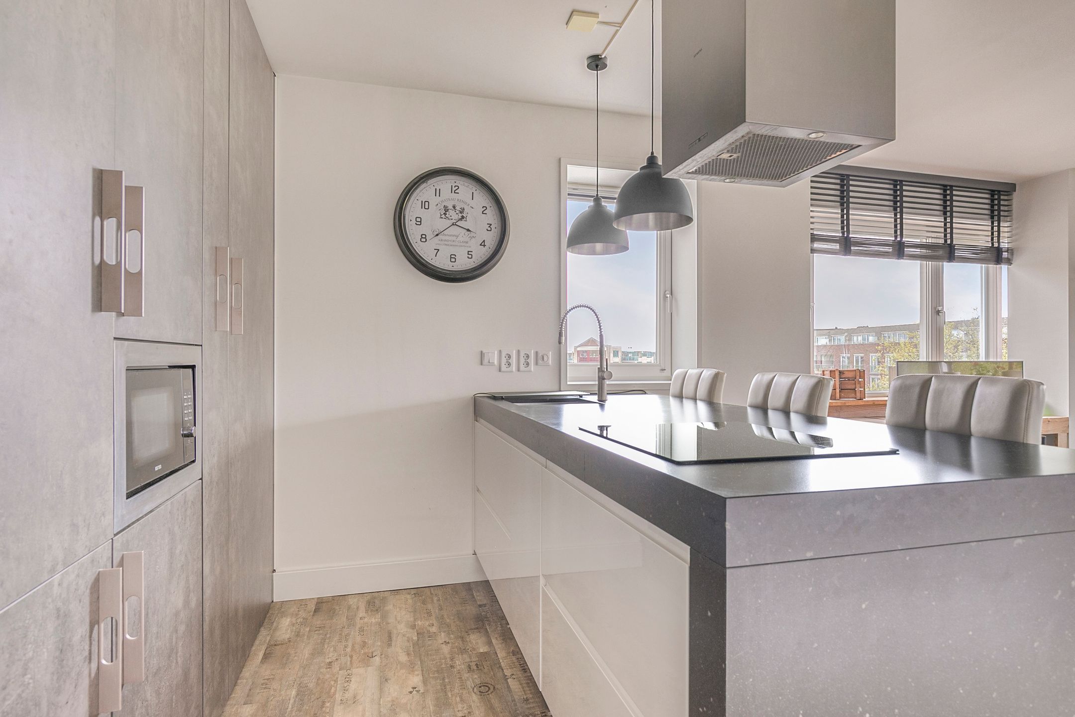 Foto 6 van Stationsplein 12-H