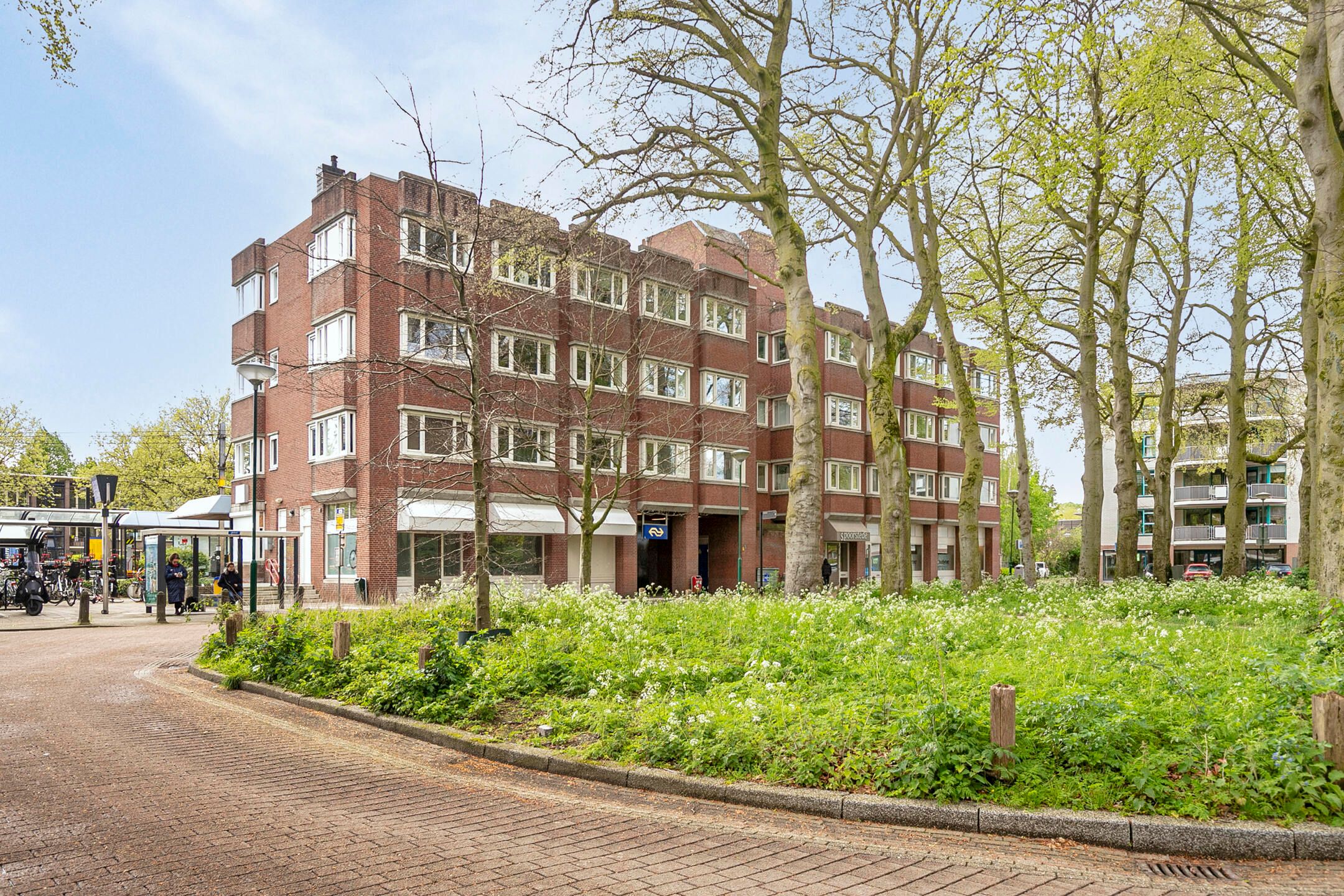 Foto 24 van Stationsplein 12-H