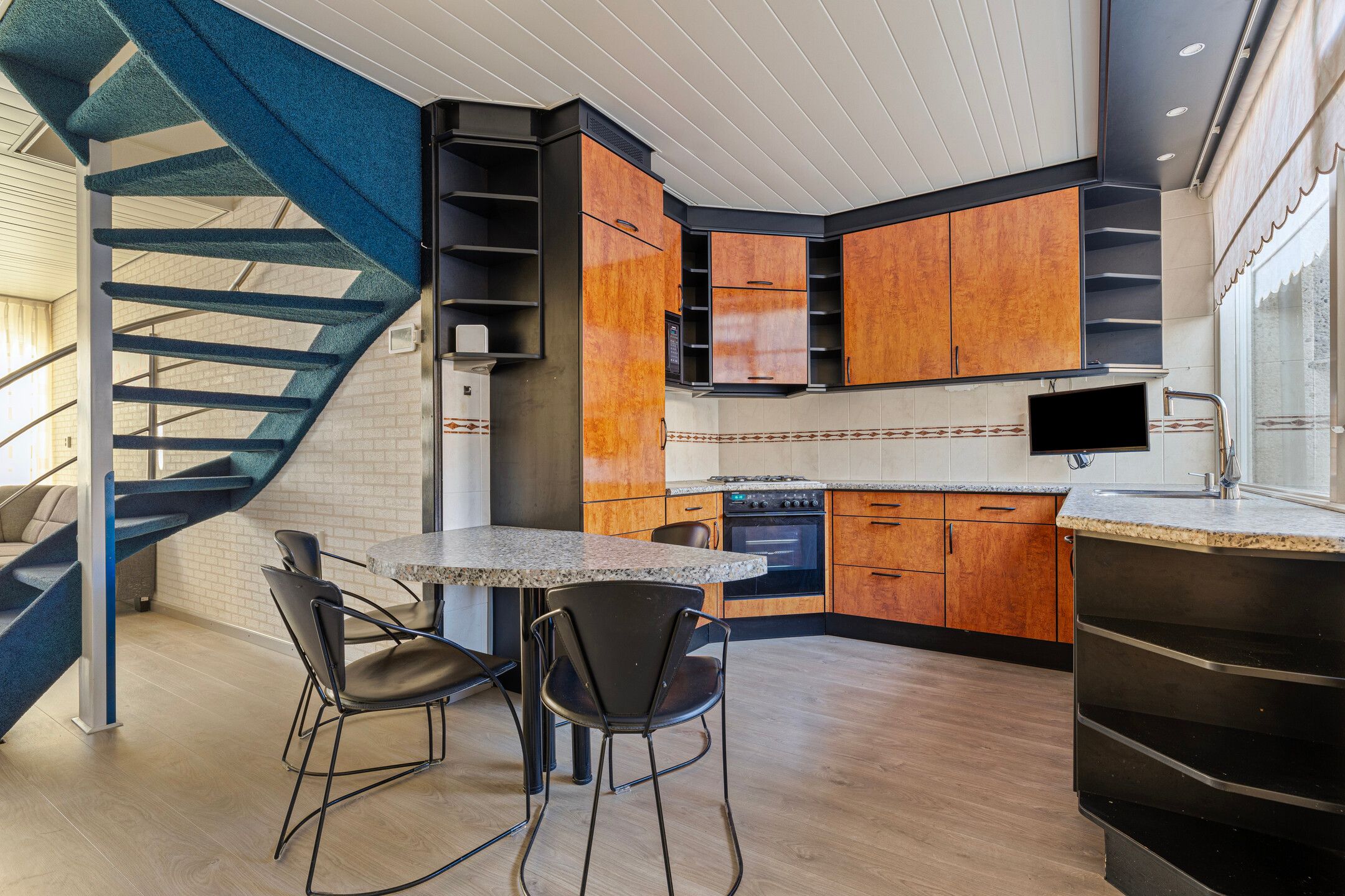 Foto 15 van Azarooldoorn 15