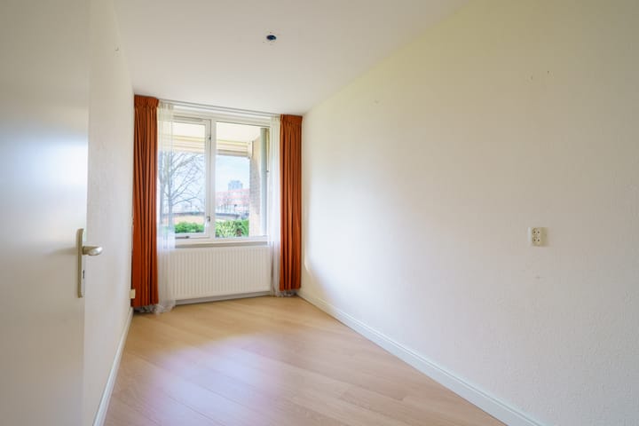 Foto 13 van James Stewartstraat 46