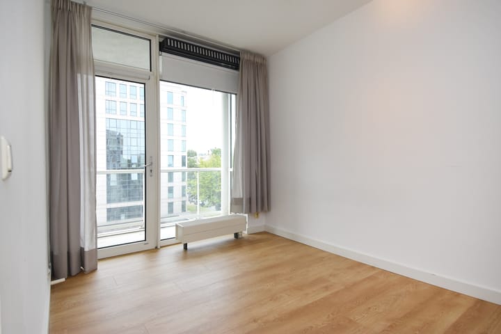 Foto 10 van Burgemeester De Monchyplein 215