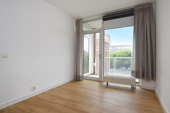 Foto 11 van Burgemeester De Monchyplein 215