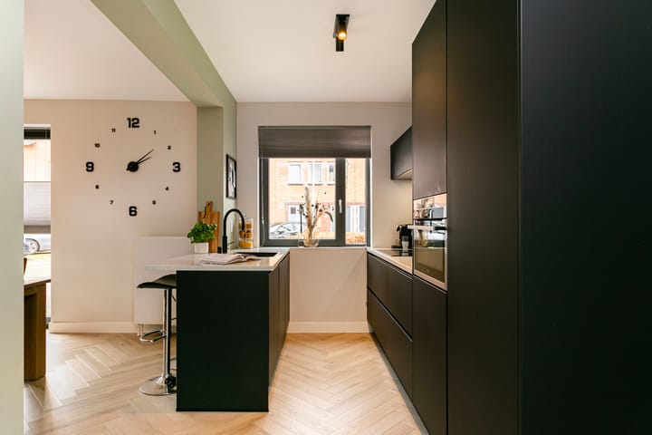 Photo 12 of Emile Hullebroeckstraat 19