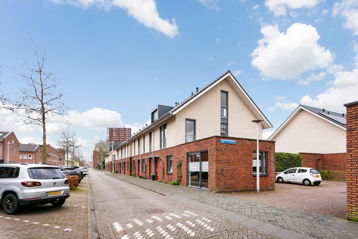 Photo 42 of Emile Hullebroeckstraat 19