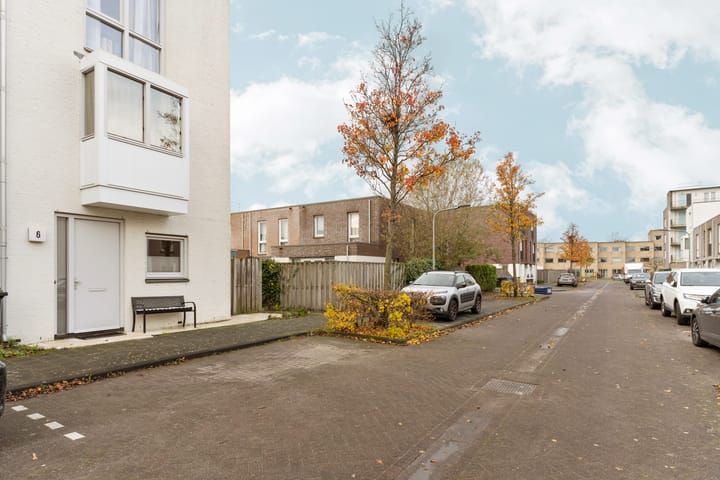 Foto 49 van Balderstraat 6