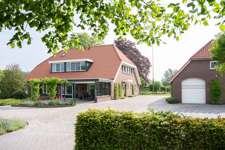 Photo 2 of Veenweg 1