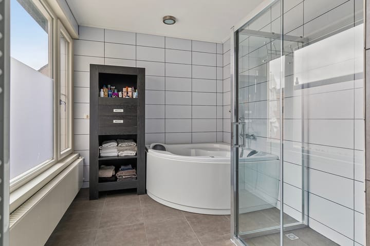 Foto 24 van dr. Leenhoutsstraat 41