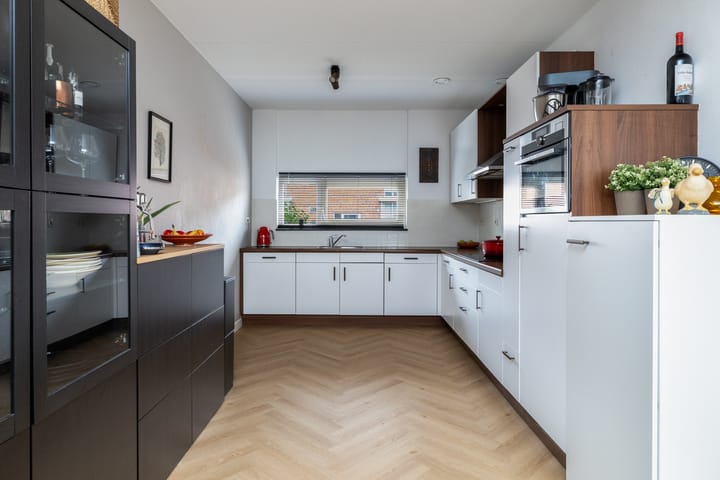 Foto 18 van Van Oldenbarneveltstraat 8