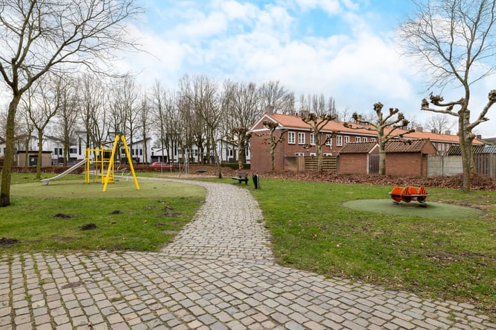 Foto 44 van Van Oldenbarneveltstraat 8