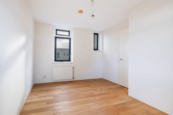 Photo 24 of Theo van Doesburgstraat 13