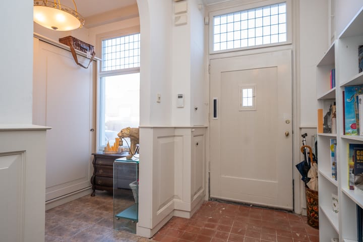 Foto 10 van Warmoesstraat 10