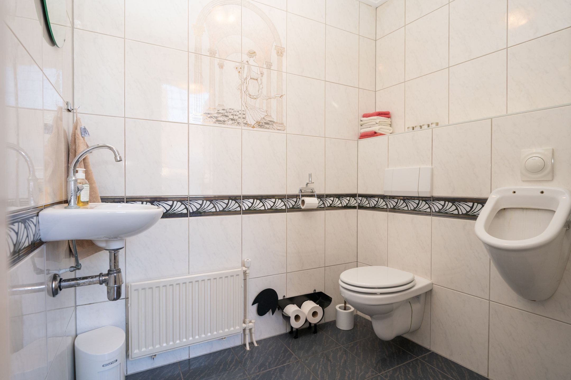 Foto 12 van Warmoesstraat 10