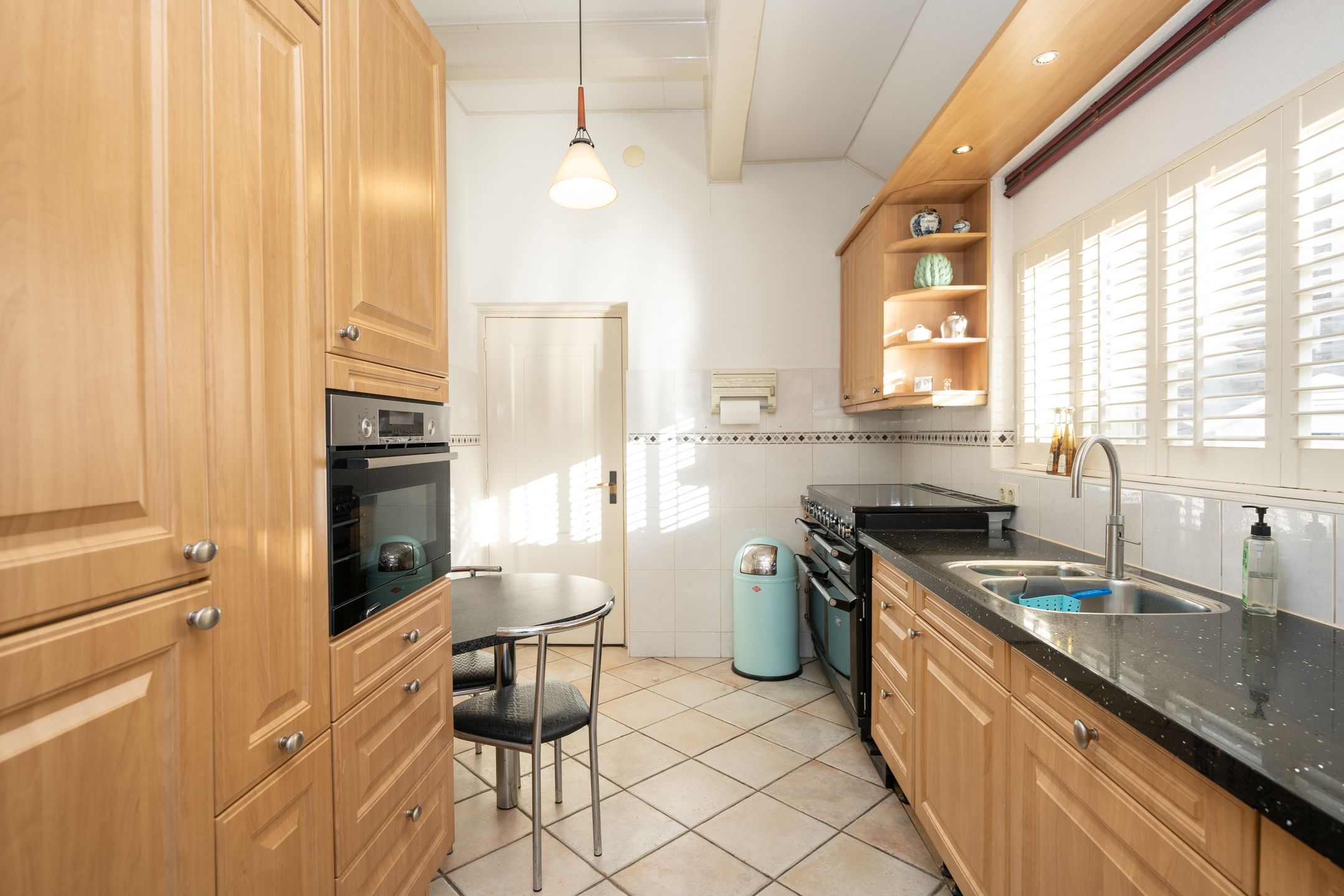 Foto 27 van Warmoesstraat 10