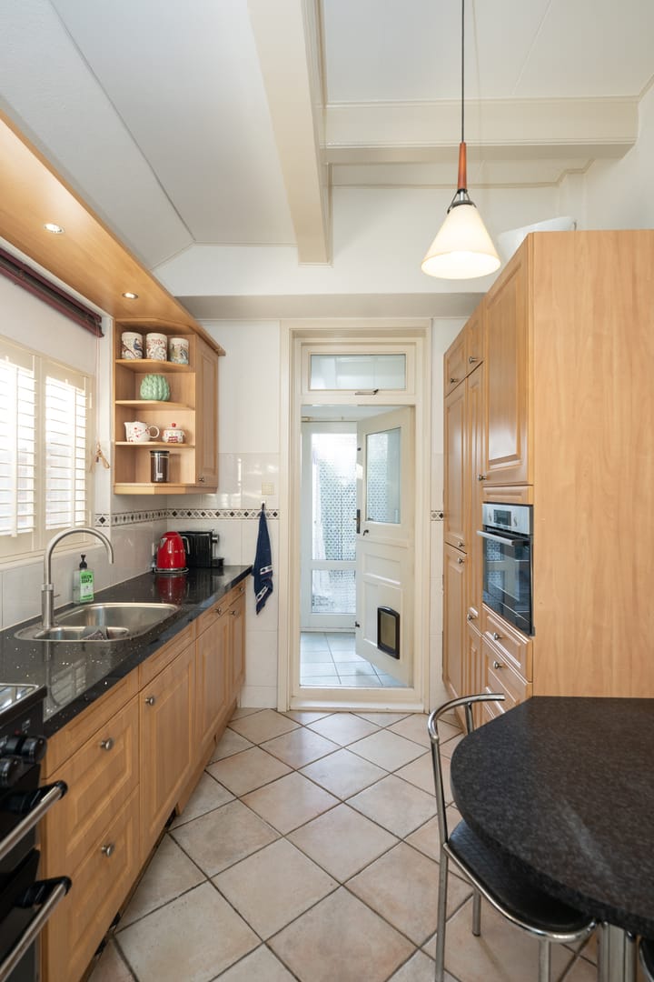 Foto 28 van Warmoesstraat 10