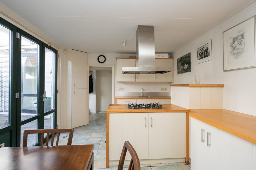 Foto 32 van Warmoesstraat 10