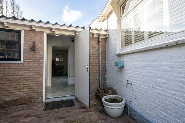 Foto 58 van Warmoesstraat 10