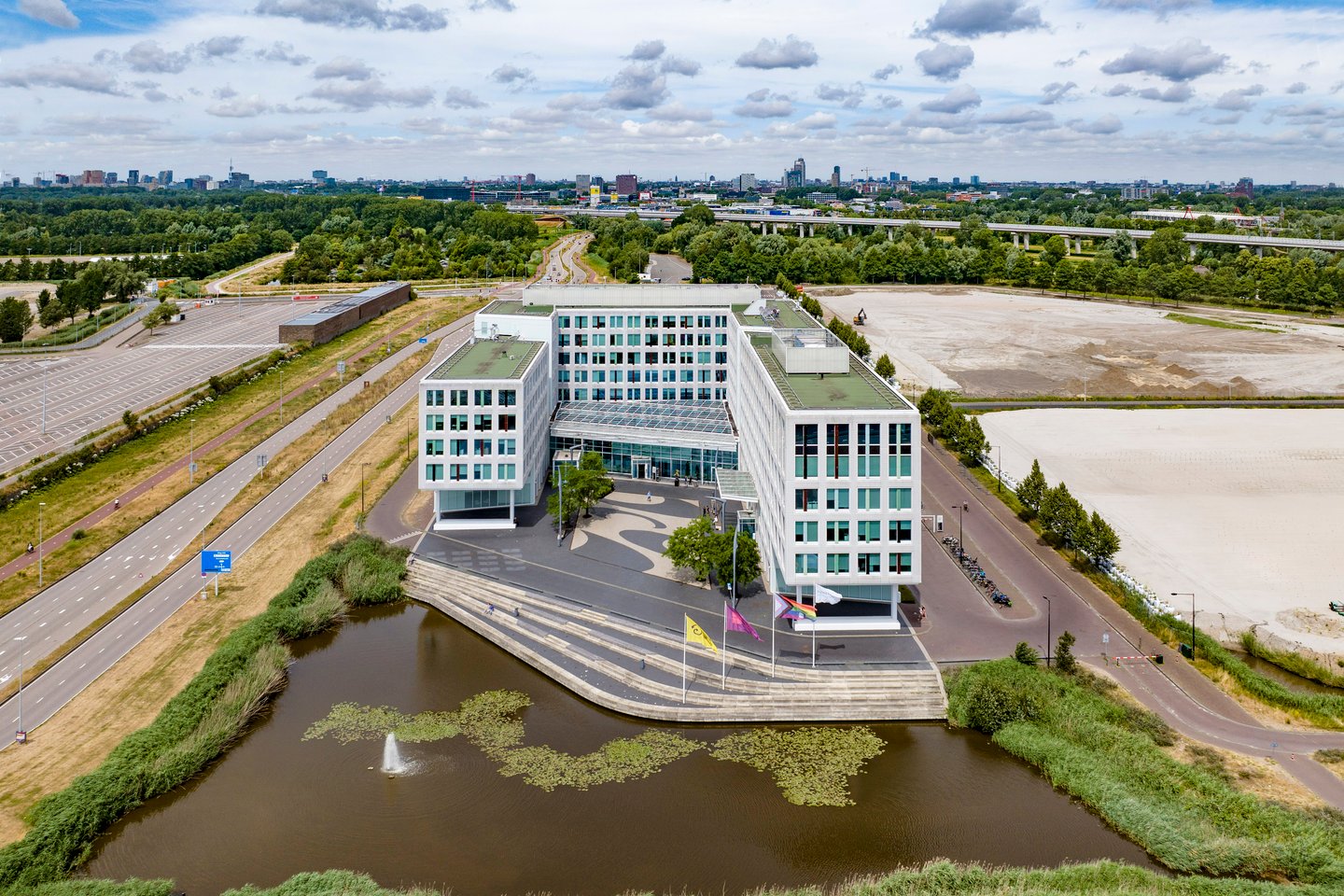 Bekijk foto 4 van MediArena 1