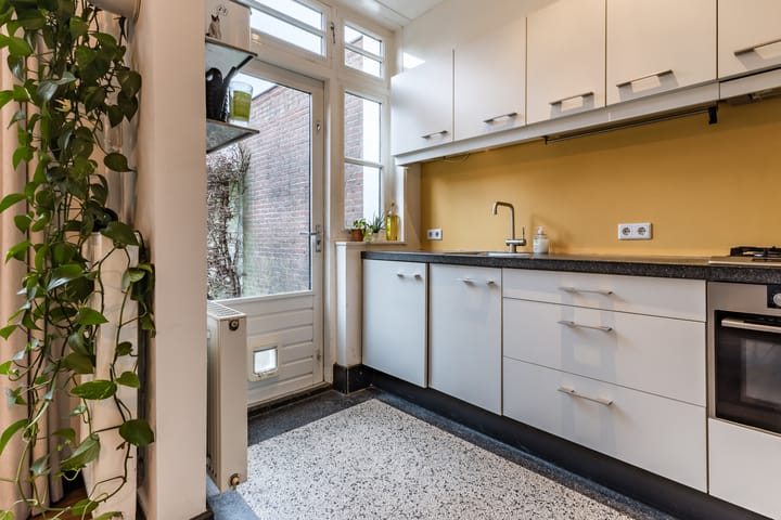 Foto 14 van Zeelsterstraat 104