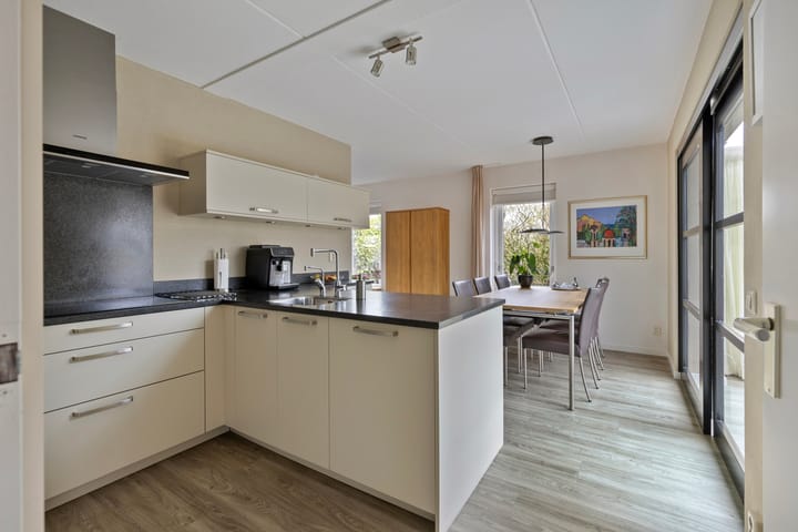 Foto 15 van Zonnedauw 64