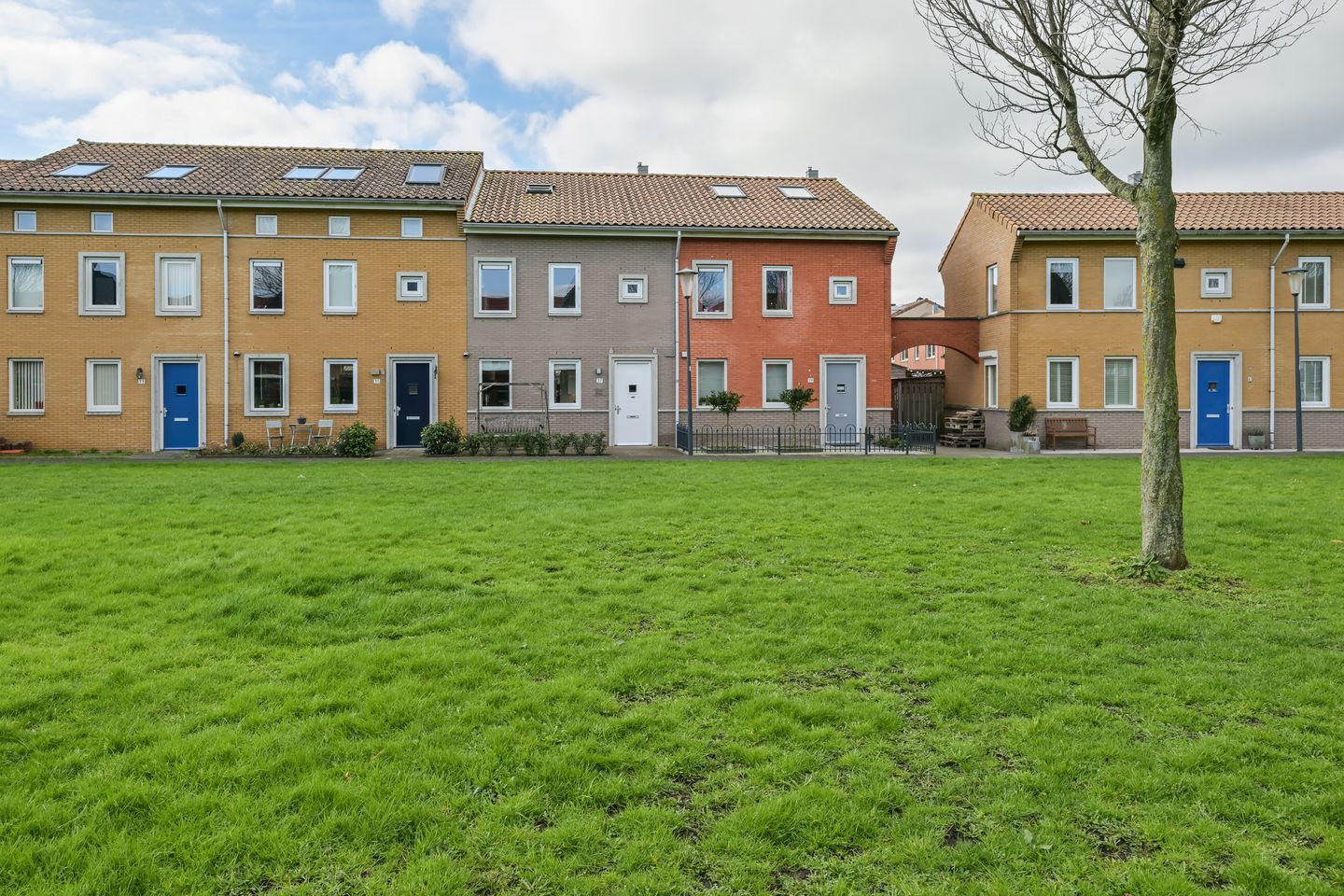 Foto 1 van Dijkland 37