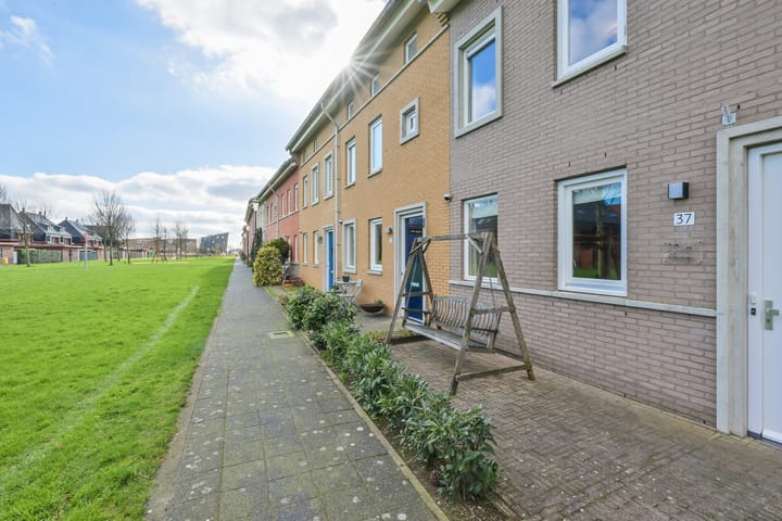 Foto 28 van Dijkland 37