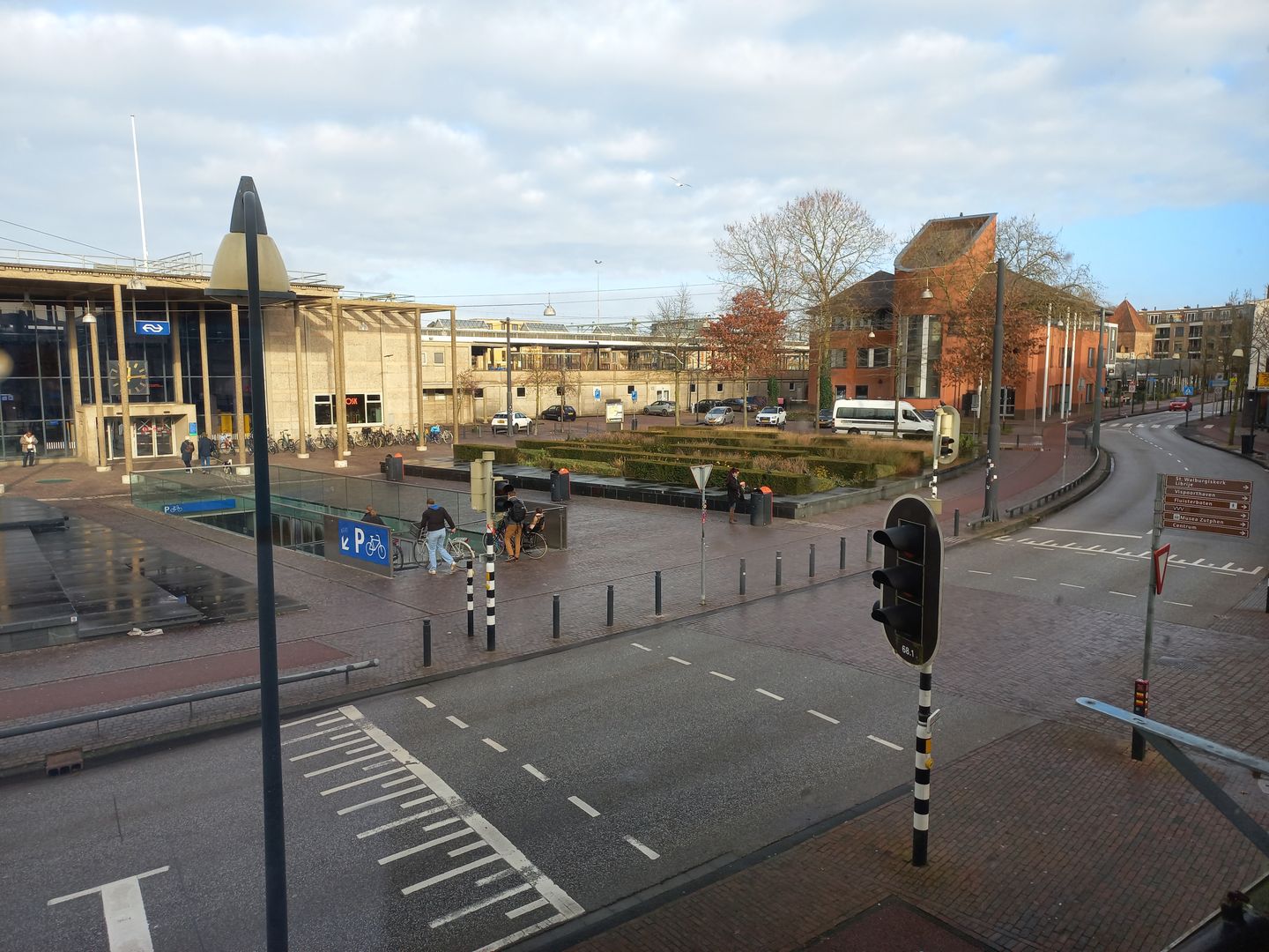 View photo 3 of Stationsplein 59