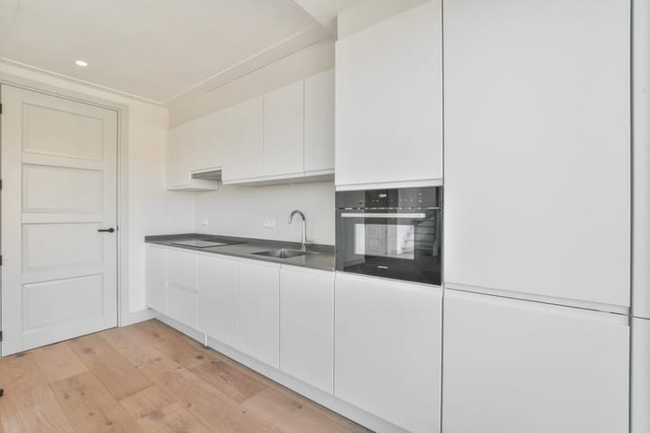 Foto 8 van Roerstraat 82-4