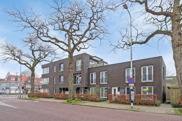 Photo 1 of Pieter Zeemanstraat 1-23