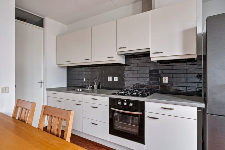 Photo 10 of Pieter Zeemanstraat 1-23