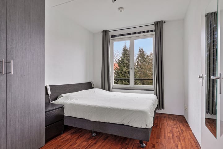 Photo 13 of Pieter Zeemanstraat 1-23