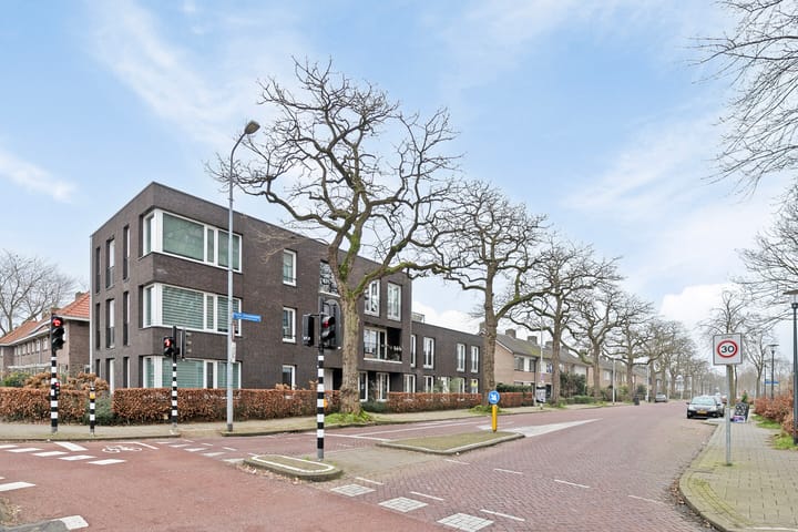Photo 24 of Pieter Zeemanstraat 1-23
