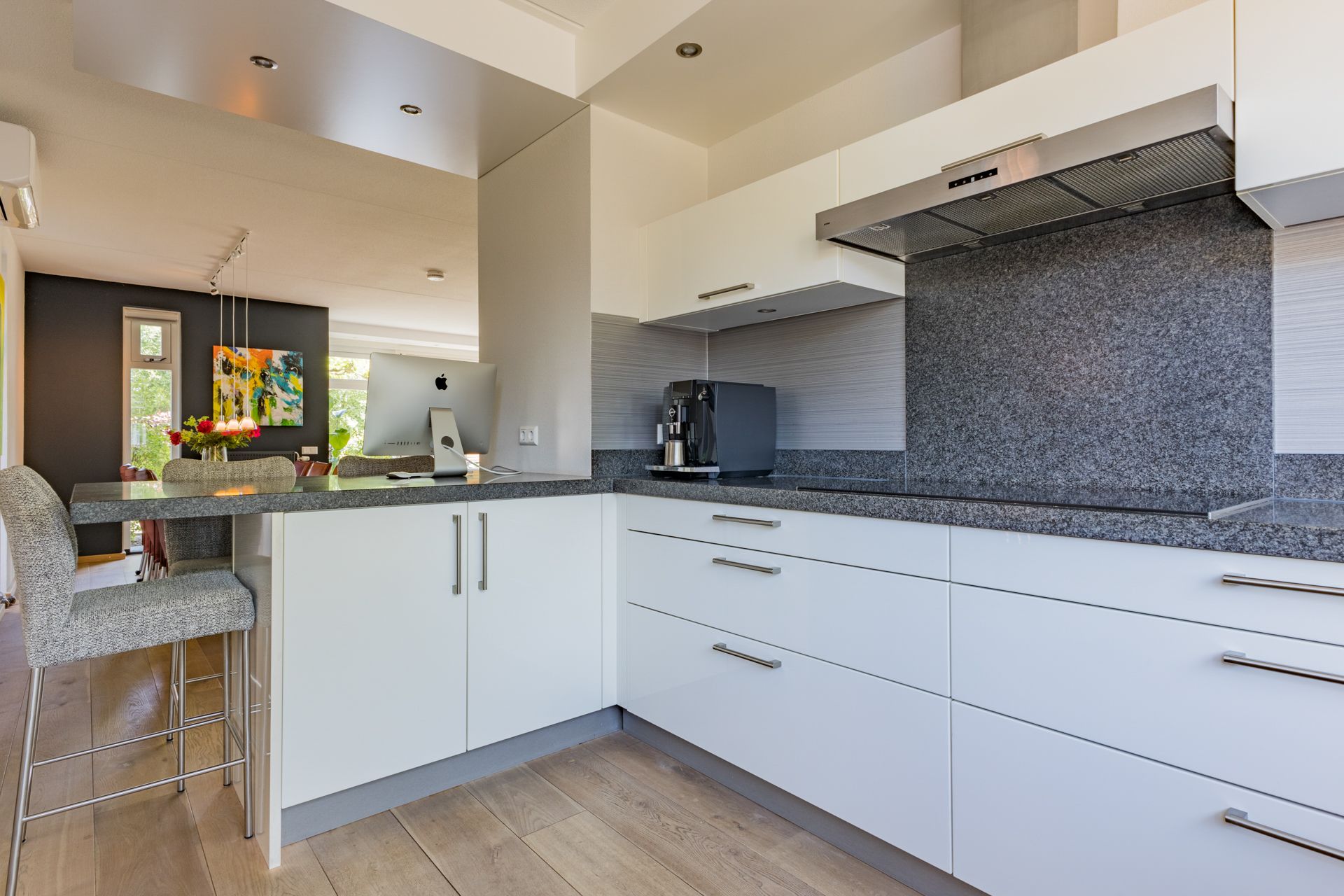 Foto 12 van Tegelzetter 47