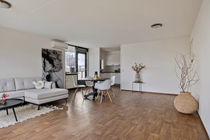 Foto 6 van Valkenaerhof 91