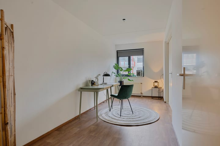 Foto 13 van Valkenaerhof 91