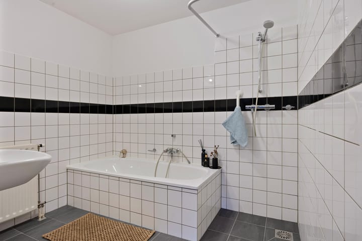 Foto 16 van Valkenaerhof 91